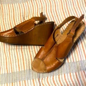 Spring step wedge sandal size 8